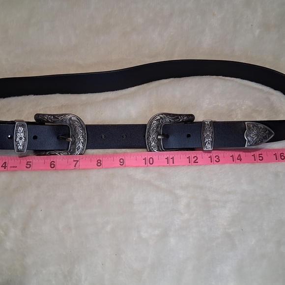 Black and Silver Ornate Western Belt - Picture 5 of 8